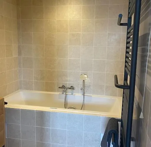 Adembenemende Plek In Het Heuvelland-de Verrekijker 빌렌